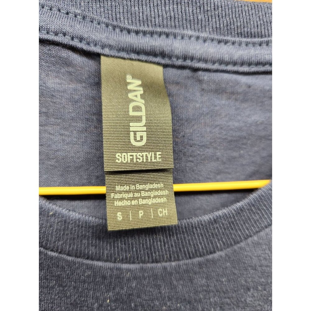 Gildan Softstyle "Think Beyond The Twist Pretzilla" Graphic T-Shirt Size S Navy - Picture 5 of 5